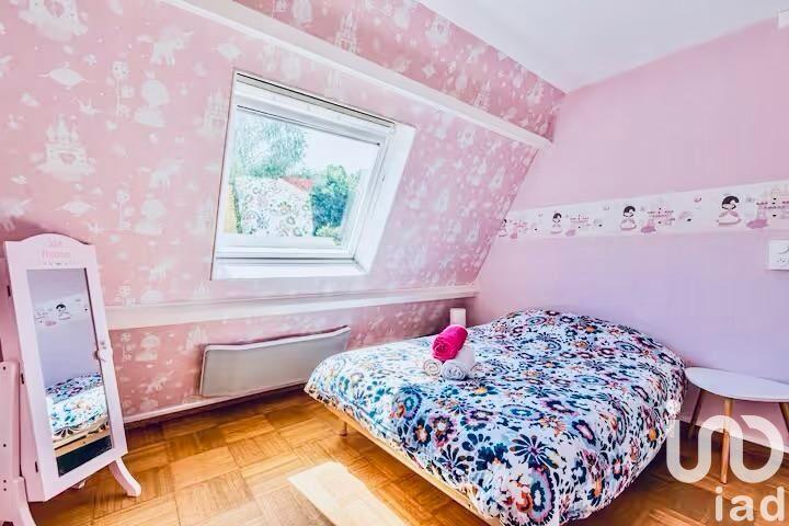 Maison - 220 m² - 10 pièces