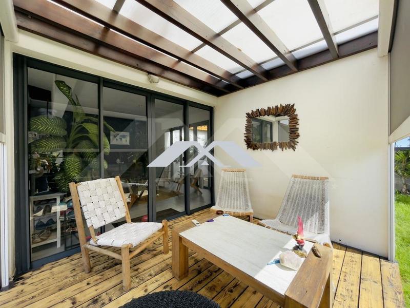 Villa - 1 300 m² - 4 pièces