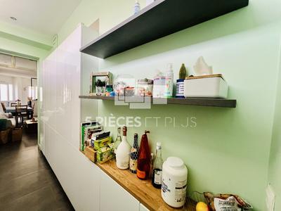 Appartement - 85 m² - 5 pièces