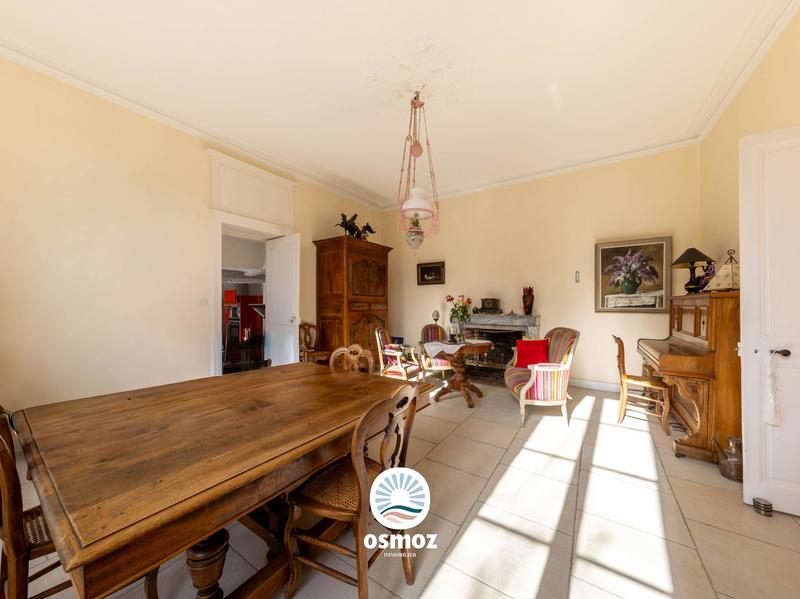 Maison - 450 m² - 14 pièces
