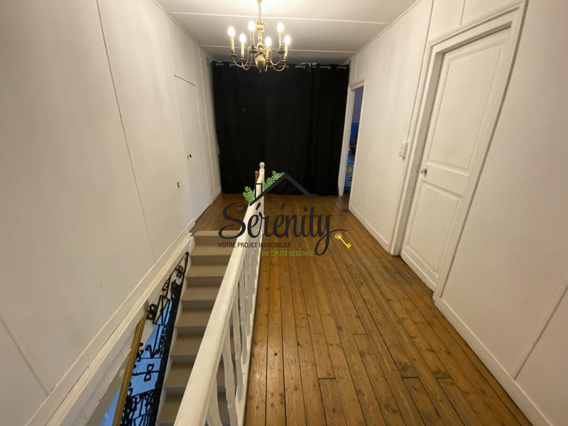 Maison - 182 m² - 7 pièces