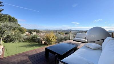 Villa - 220 m² - 8 pièces