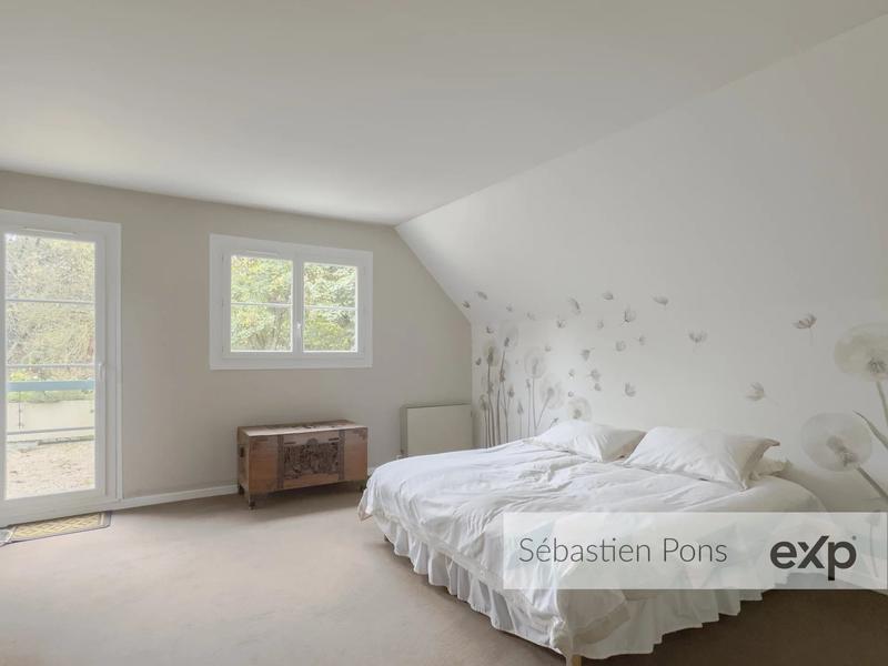 Maison - 230 m² - 8 pièces