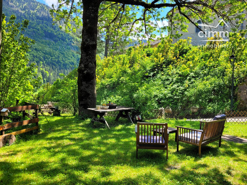 Maison ancienne - 354 m² - 8 pièces