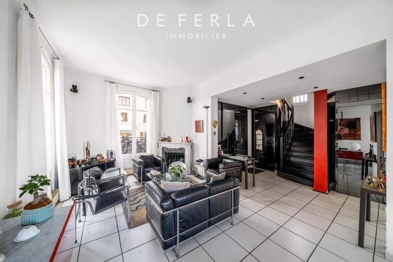 Maison - 200 m² - 8 pièces