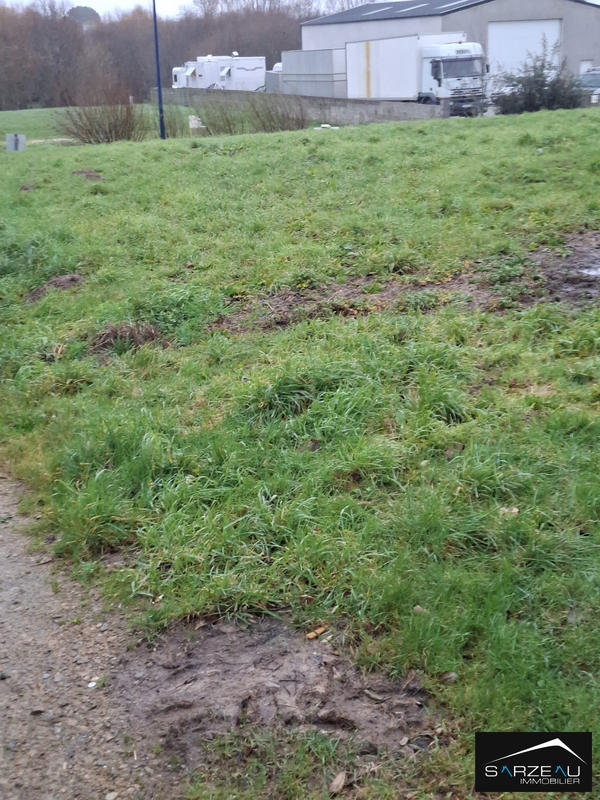 Terrain commercial - 764 m²