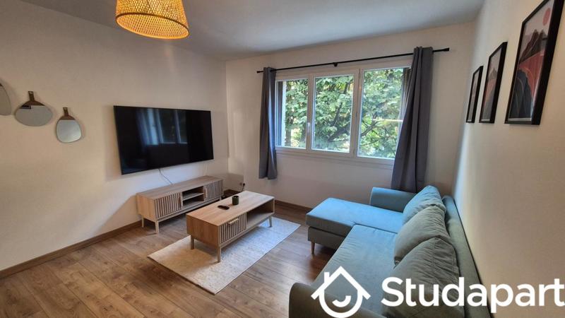 Chambre - 13 m² - 1 pièce