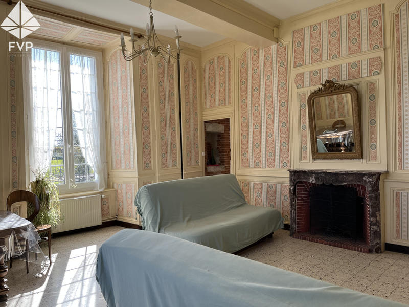 Propriété - 284 m² - 9 pièces