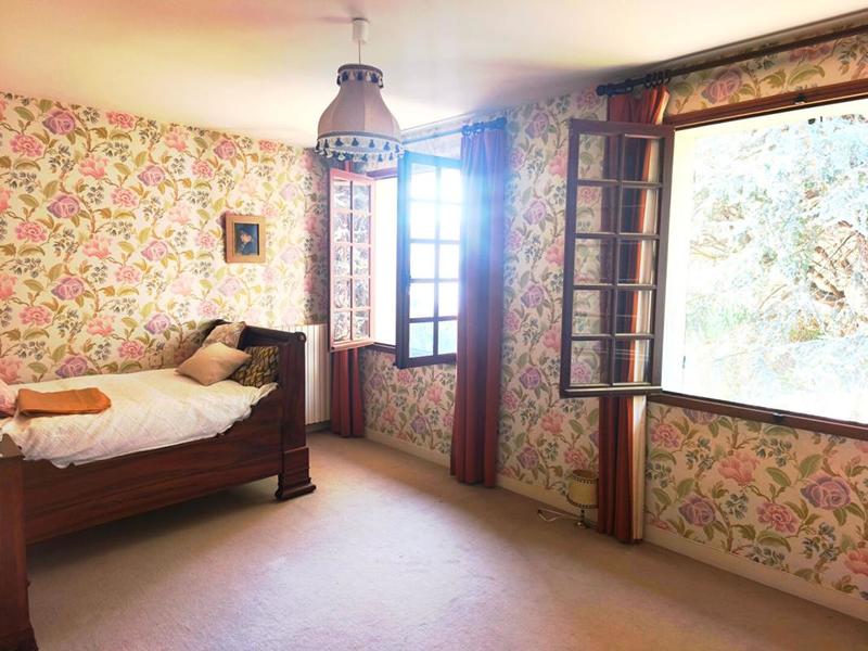 Maison - 280 m² - 7 pièces