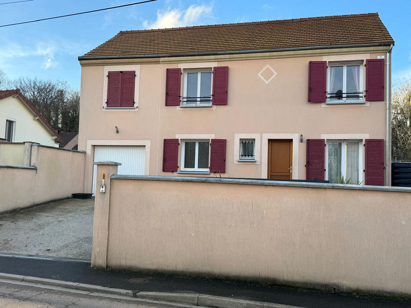 Maison - 121 m² - 6 pièces