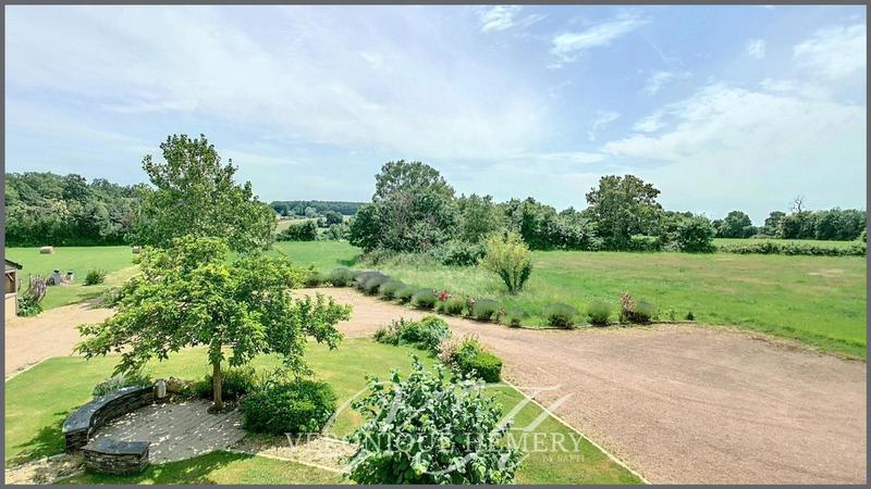 Maison - 450 m² - 14 pièces