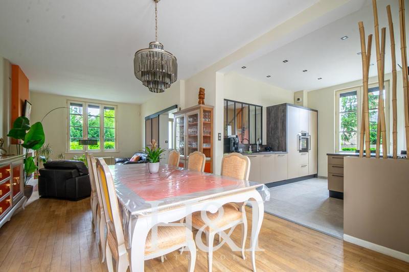 Propriété - 158 m² - 5 pièces