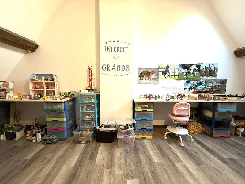 Propriété - 600 m² - 23 pièces