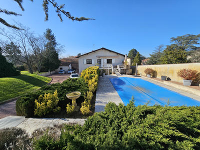 Propriété - 250 m² - 5 pièces