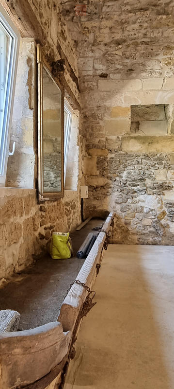 Maison - 400 m² - 8 pièces