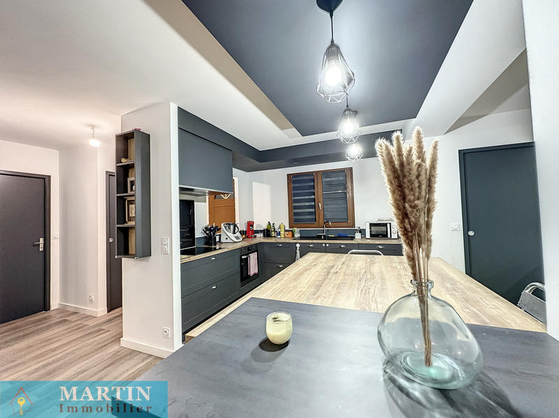 Villa - 182 m² - 6 pièces