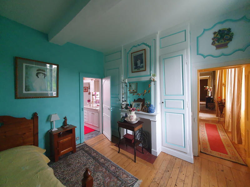 Maison - 327 m² - 12 pièces