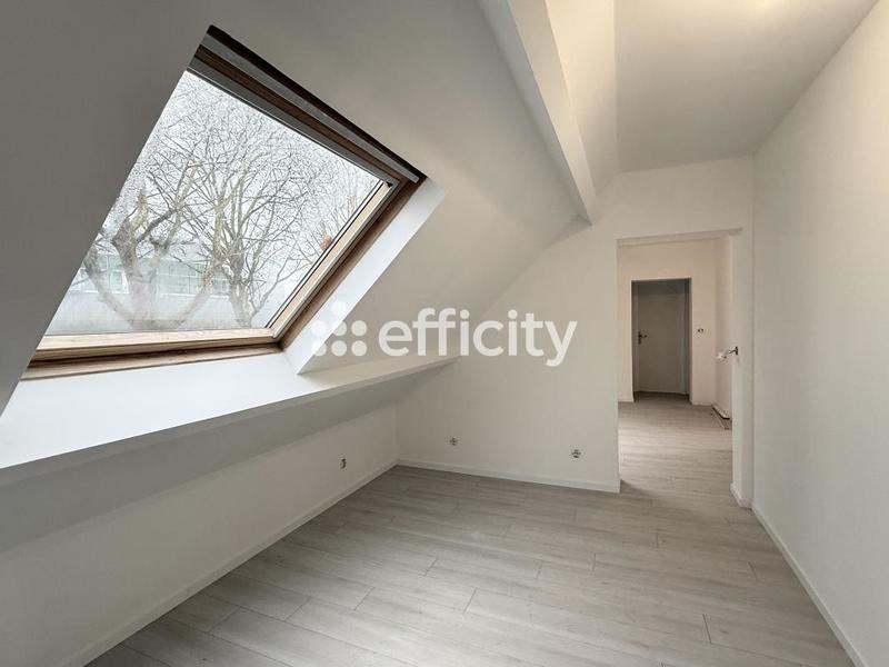 Maison - 181 m² - 6 pièces