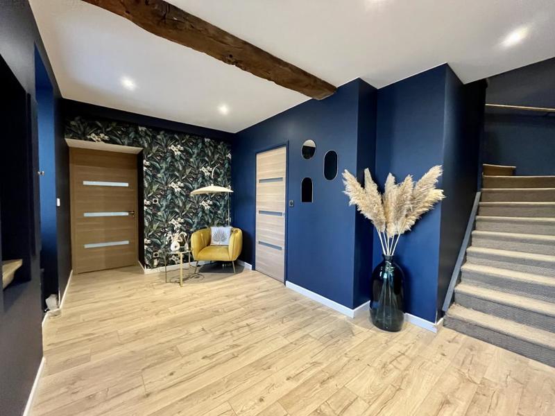 Maison - 341 m² - 8 pièces