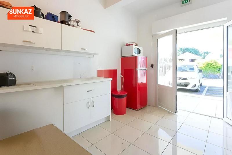 Local commercial - 70 m² - 3 pièces