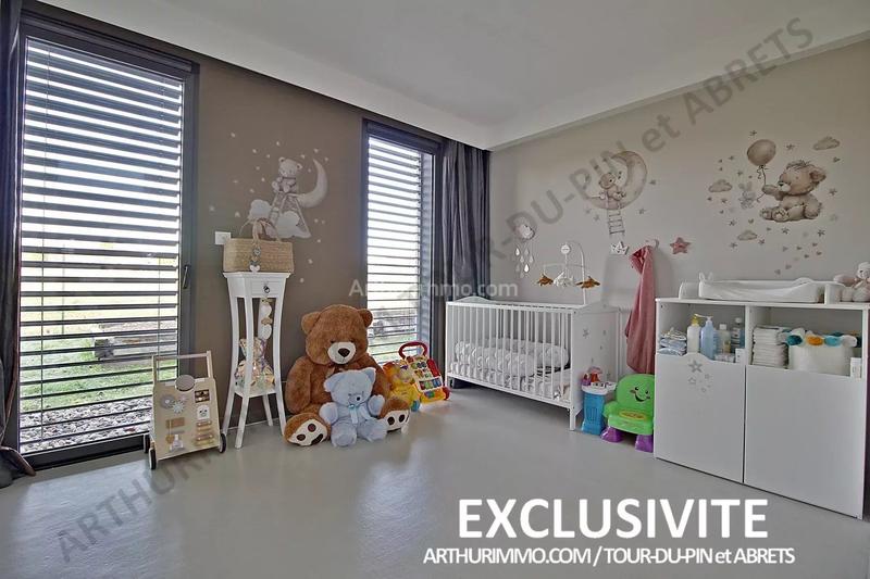 Maison - 222 m² - 6 pièces