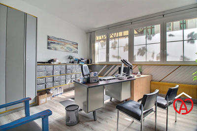 Local d'activités - 89 m² - 5 pièces