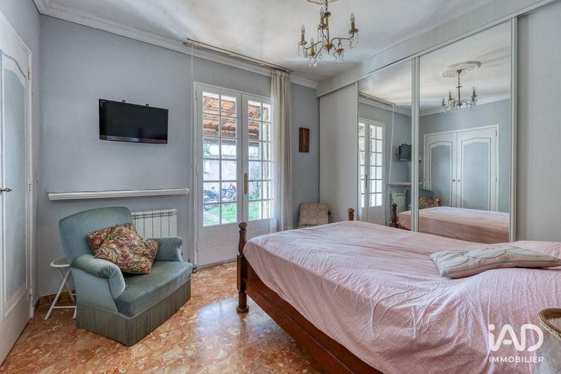 Maison - 201 m² - 8 pièces