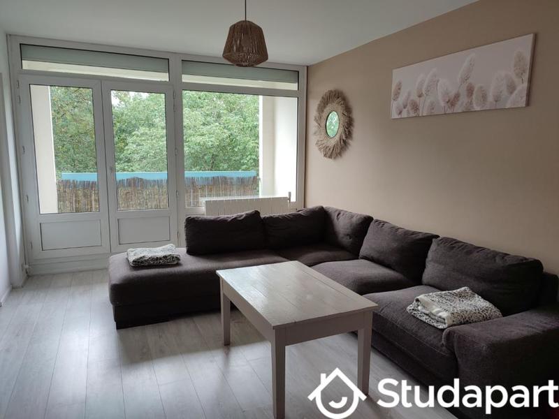 Chambre - 9 m² - 1 pièce