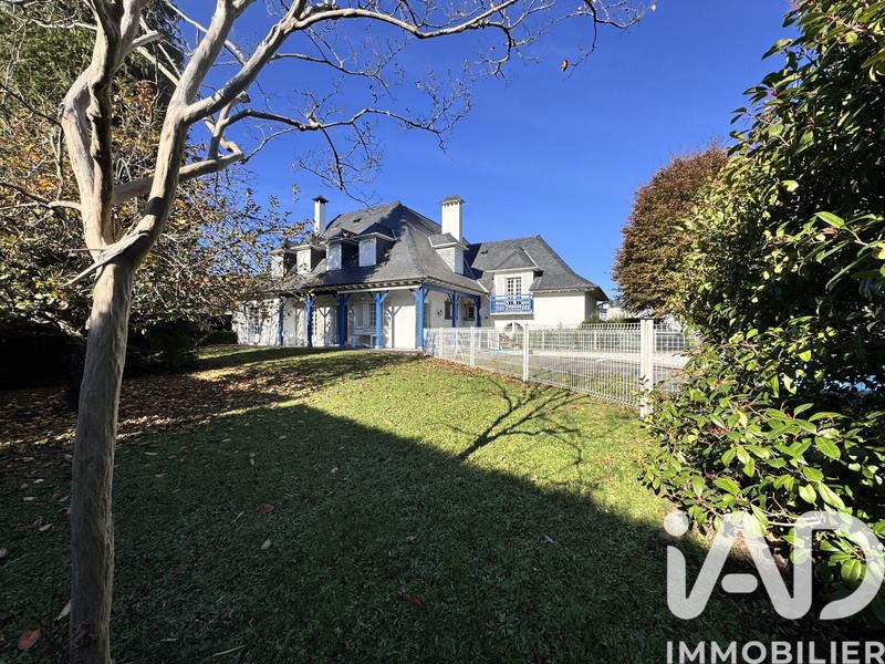 Maison - 316 m² - 8 pièces