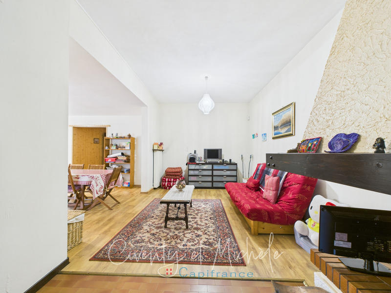 Maison - 308 m² - 10 pièces