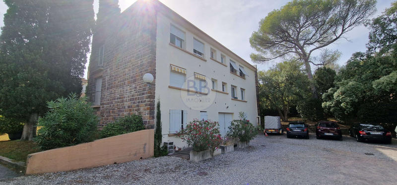 Parking / Garage - 120 m²