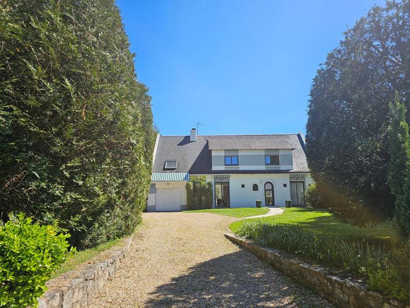 Maison - 185 m² - 6 pièces