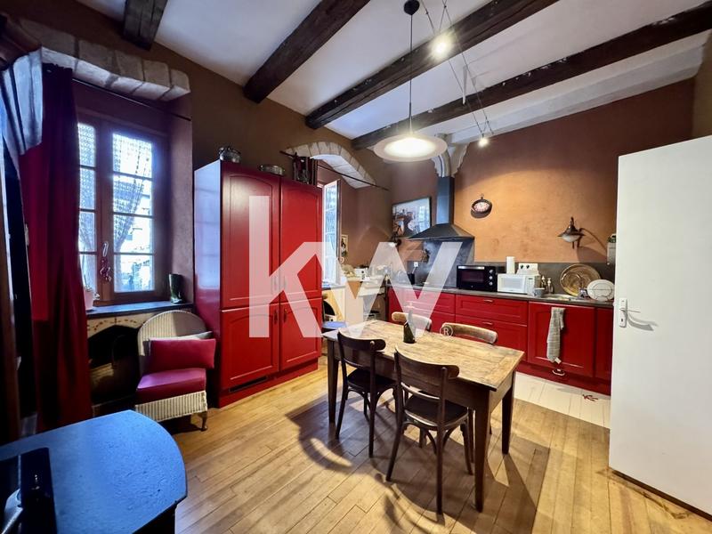 Maison - 205 m² - 6 pièces