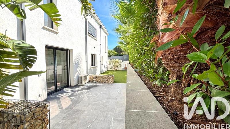 Maison - 319 m² - 9 pièces