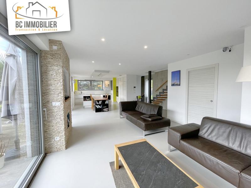 Maison - 174 m² - 6 pièces