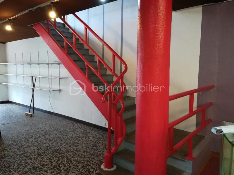 Local commercial - 97 m² - 5 pièces