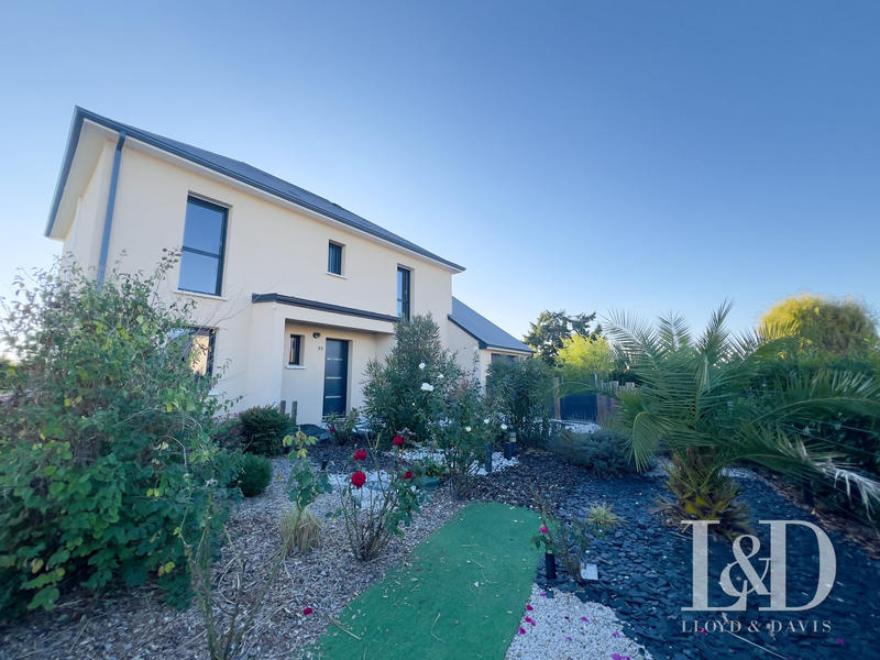 Maison contemporaine - 130 m² - 10 pièces