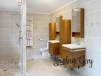 Maison - 160 m² - 7 pièces