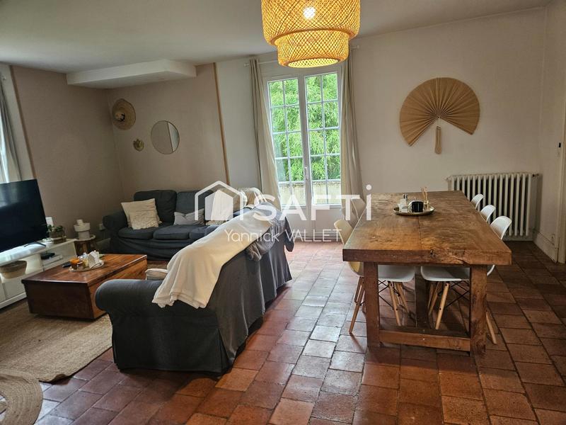 Maison - 137 m² - 8 pièces