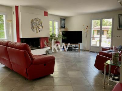 Maison - 245 m² - 6 pièces