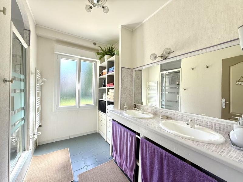 Maison - 184 m² - 7 pièces