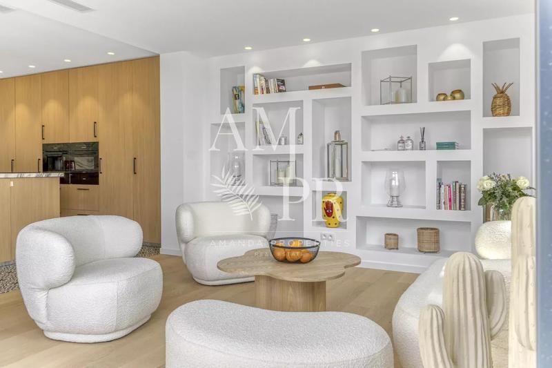 Villa - 247 m² - 6 pièces