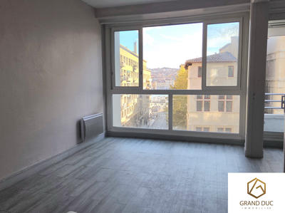Appartement - 77 m² - 3 pièces