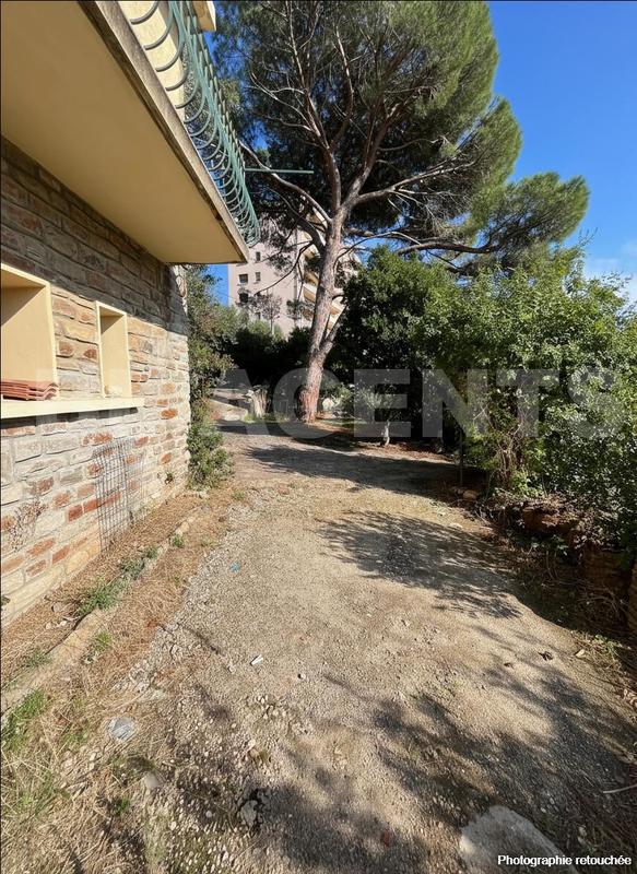 Maison traditionnelle - 220 m² - 12 pièces