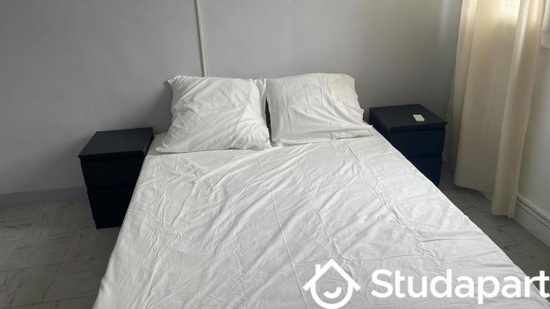 Chambre - 11 m² - 1 pièce