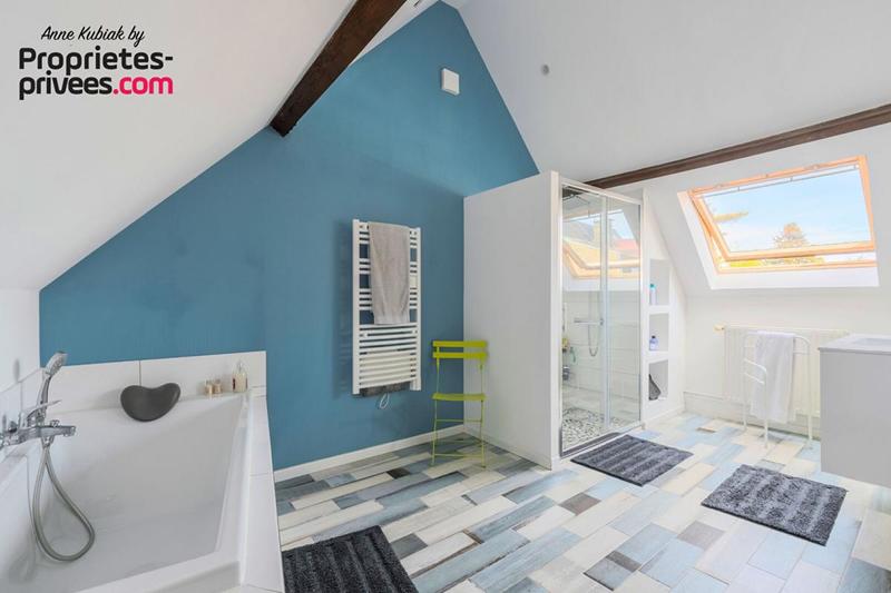 Maison - 195 m² - 9 pièces