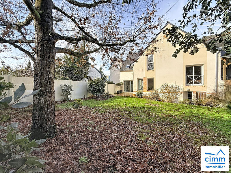 Maison contemporaine - 186 m² - 8 pièces