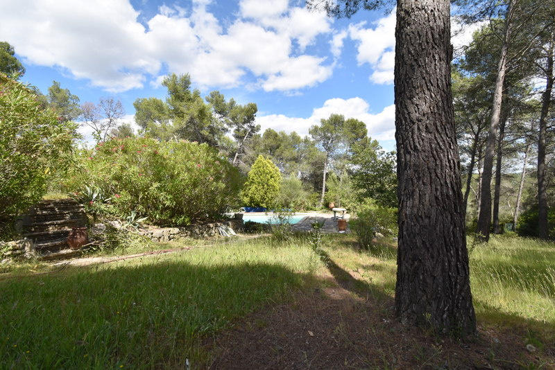 Maison - 234 m² - 8 pièces