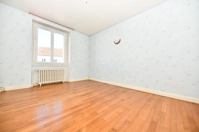 Maison - 127 m² - 9 pièces