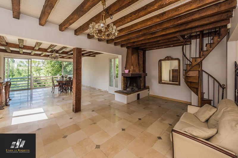 Maison - 280 m² - 6 pièces